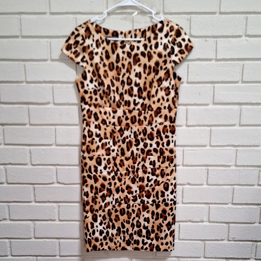 Roz & Ali Leopard Print Cap Sleeve Business/Formal Dress. Size 8
